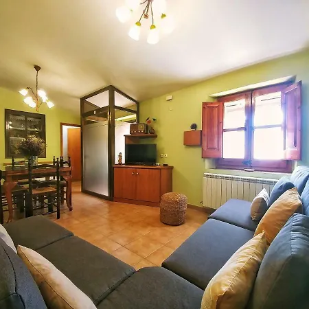 Cal Xaiet Casa rural Llampaies
