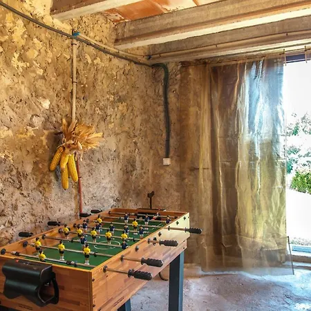 Cal Xaiet Country house Llampaies